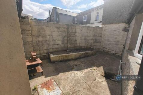 Back Patio (2)