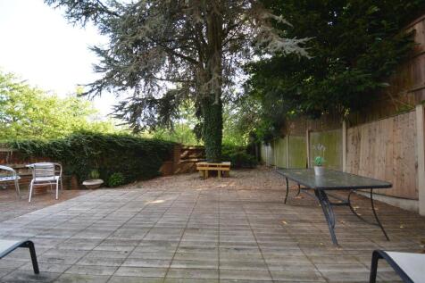 devonshire house garden.JPG