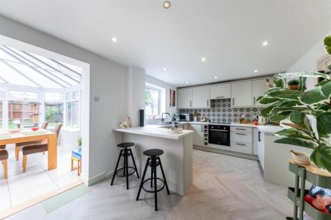 32 Bollington Avenue-001.jpg