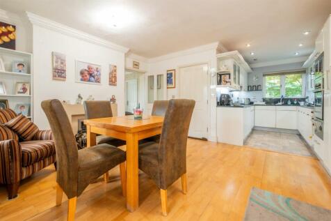 Live In Dining Kitchen