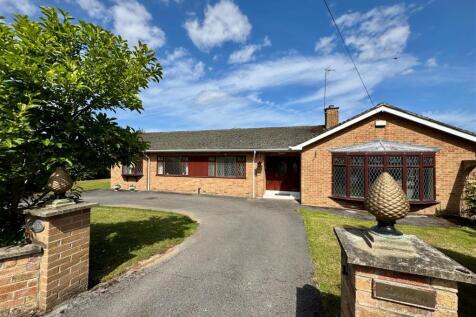 34-36 Elveley Drive d.jpg