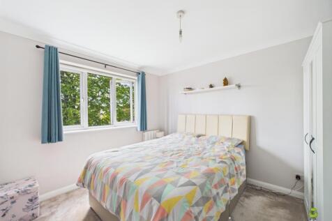 Presented by Clinton at EweMove Bexleyheath and Da