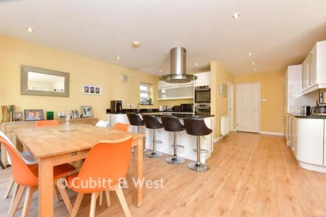 Kitchen / Dining / Family Rom