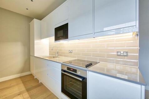 9_eton_court_the_broadway_cheam_village_image5_148