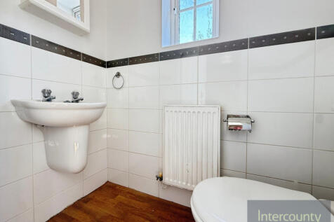 Hurn Grove, Bishops Stortford, Hertfordshire, CM23 photo 3
