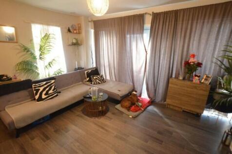 Lounge T202606251627.jpg