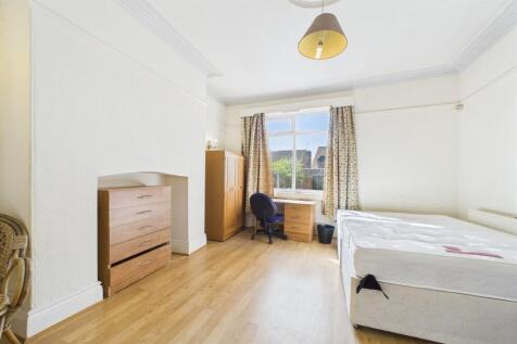 Rosebery Crescent, Newcastle Upon Tyne photo 5