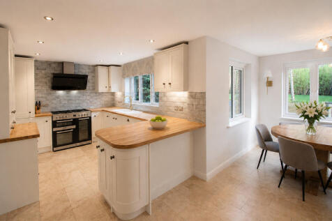 Kitchen DIning 2