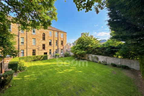 Glasgow Road, Paisley communal garden