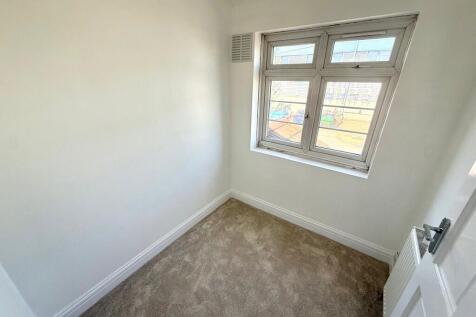 Scotts Road, Southall photo 5