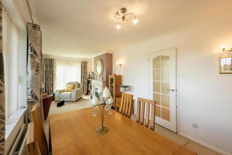 Sitting Room/Dining Room