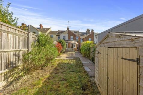 66 Totteridge Avenue, HP13 6XJ-12.jpg