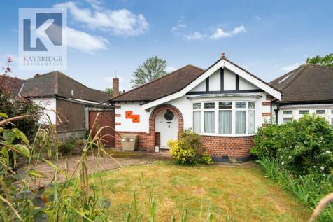 St. Clair Drive, Worcester Park - KT4 8UE