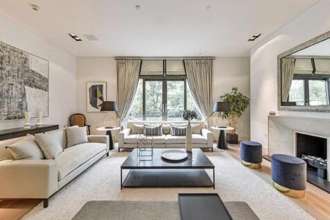 property in Thornwood Gardens, 
Kensington, W8
