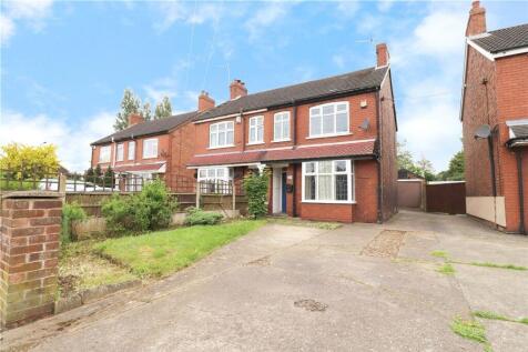3-bed semi-detached on Messingham Road, Scunthorpe, DN17, £800/mo