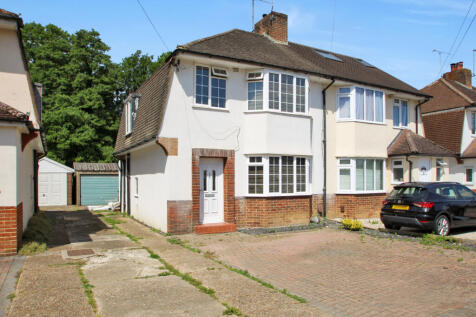 3 bed semi-detached house to rent St. Marys Drive