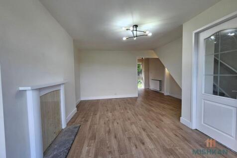 Helston Drive, Royton, Oldham photo 3