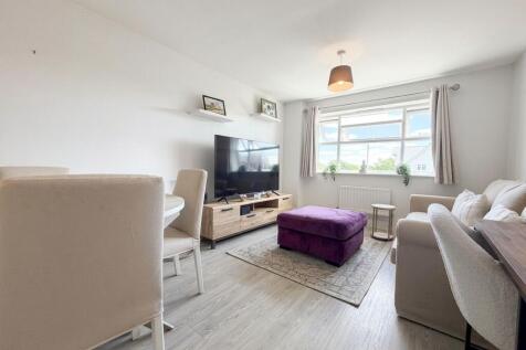 Arundale Walk, Horsham, RH12 photo 3
