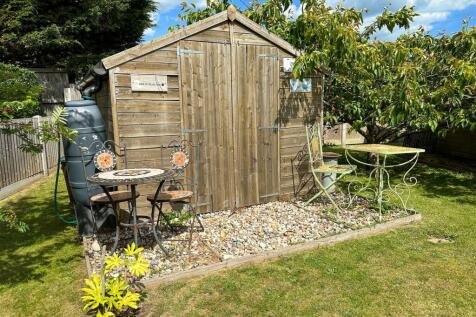 STORAGE SHED &amp; SUMMER HOUSE