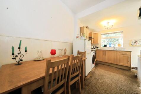 Kitchen/ Dining Room