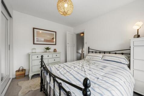 Saxton Mee Flora Dene 0004.jpg