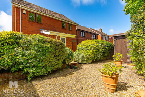Bournemouth, BH7 - property photo