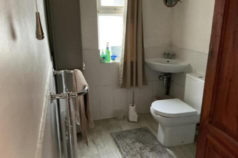 WhatsApp Image 2025-12-11 at 11.35.09_73e8267b.jpg