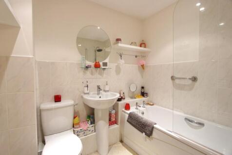 8. bathroom.JPG