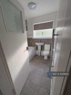 Barrhead, Glasgow, G78 photo 3