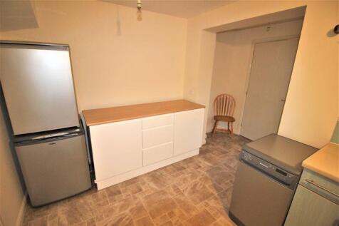 2 Bedroom house to rent, Gable Close, Abbeymeads photo 4