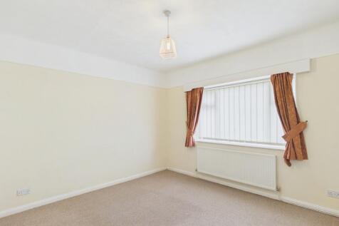 Heath Road, Upton, CH2 photo 3
