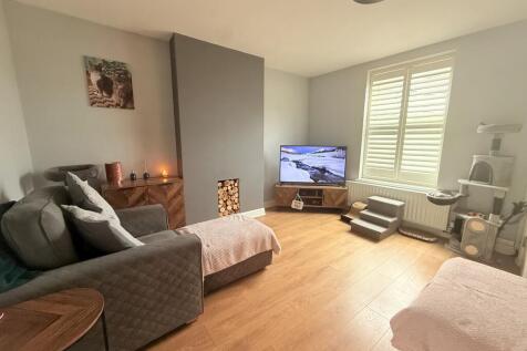 Ralph Avenue, Hyde, Greater Manchester, SK14 photo 3