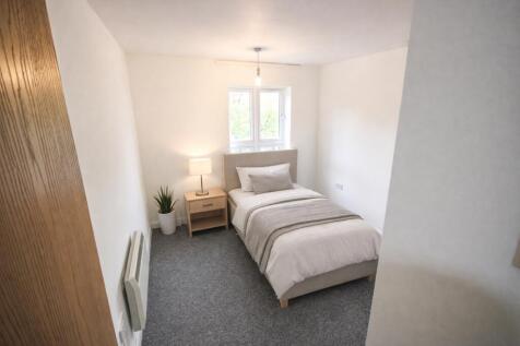 16 Chardlace - bedroom