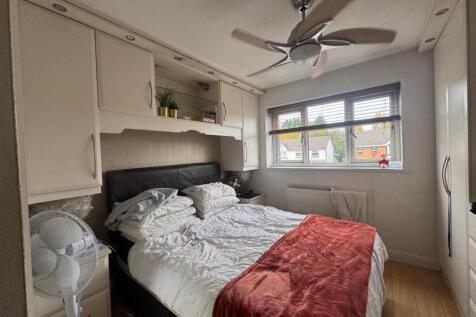 WhatsApp Image 2025-11-05 at 16.53.00_ddeccc0b.jpg