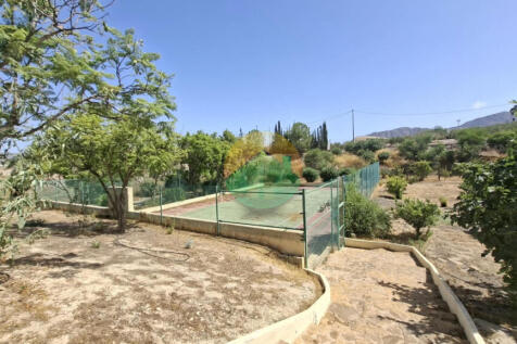 4 Bedroom Detached For Sale-LEIVA05-26