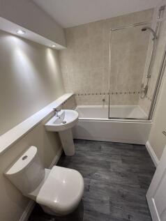 Modern Three Bedroom Semi-Detached Home – Available To Let photo 4