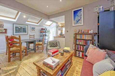London, W12 - property photo