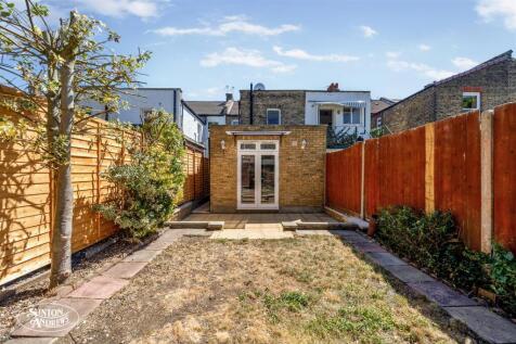 168 Whitestile Road-11.jpg
