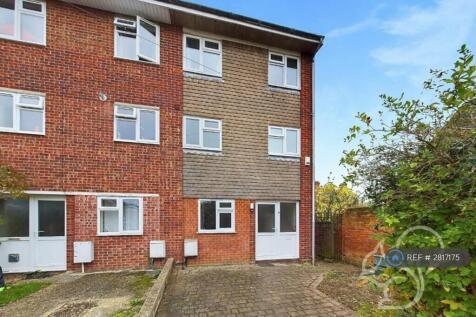 3-Storey End-Of-Terrace Townhouse