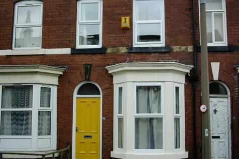 3-bed house on Ashville Grove, Hyde Park, Leeds, £1,287/mo