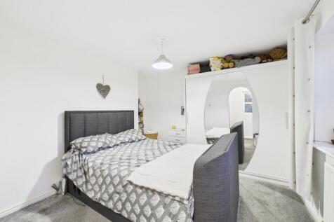 CAM05192G0-PR0187-STILL023