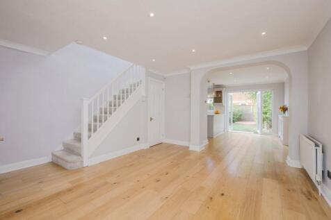 Ravenswood Close, Cobham, KT11 photo 4