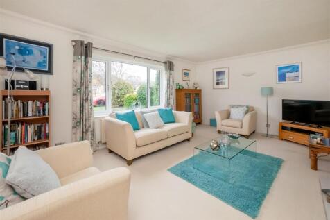 16 Ballards Close 2061-3.jpg