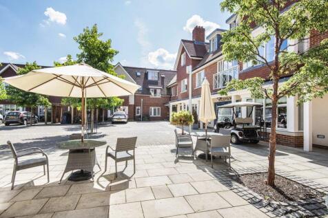 Cotton's café outdoor seating