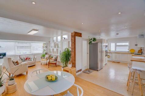 Sitting Room / Kitchen / Dining