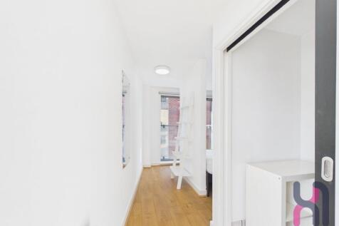 Studio flat on 68 Norfolk Street, Liverpool, L1, £950/mo