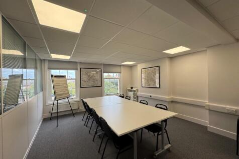 Serviced Office to rent Image 3