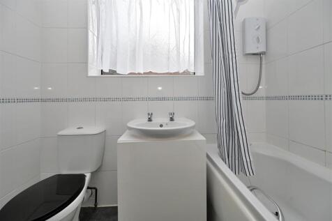 Wrenbury Crescent, Leeds photo 5