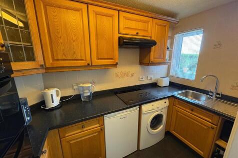 Kitchen 2.jpg