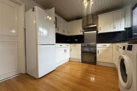 Peregine Close, Covingham, Swindon, Wiltshire, SN3 photo 4